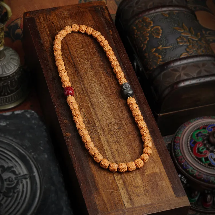 精选尼泊尔佛手金刚菩提手工精品三日红文玩手持品质高密老树藏式