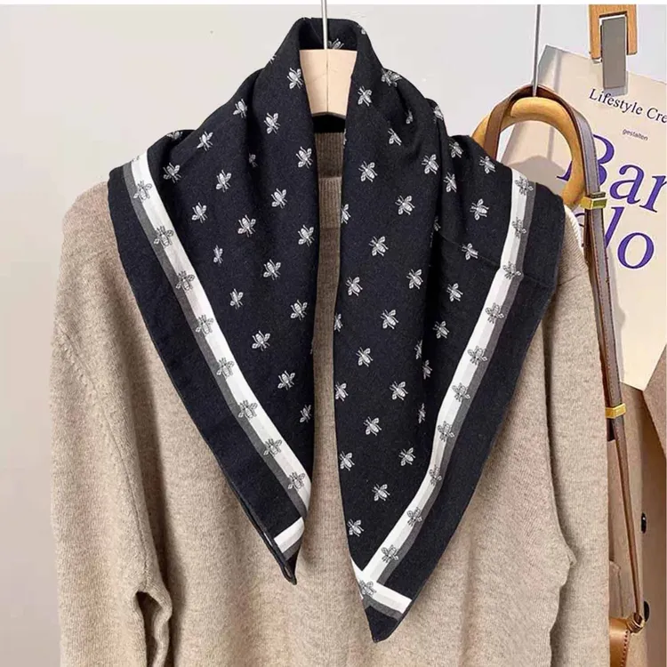 【蜜蜂】2024新款手工卷边双面异色真丝羊毛丝巾气质百搭丝毛中方巾