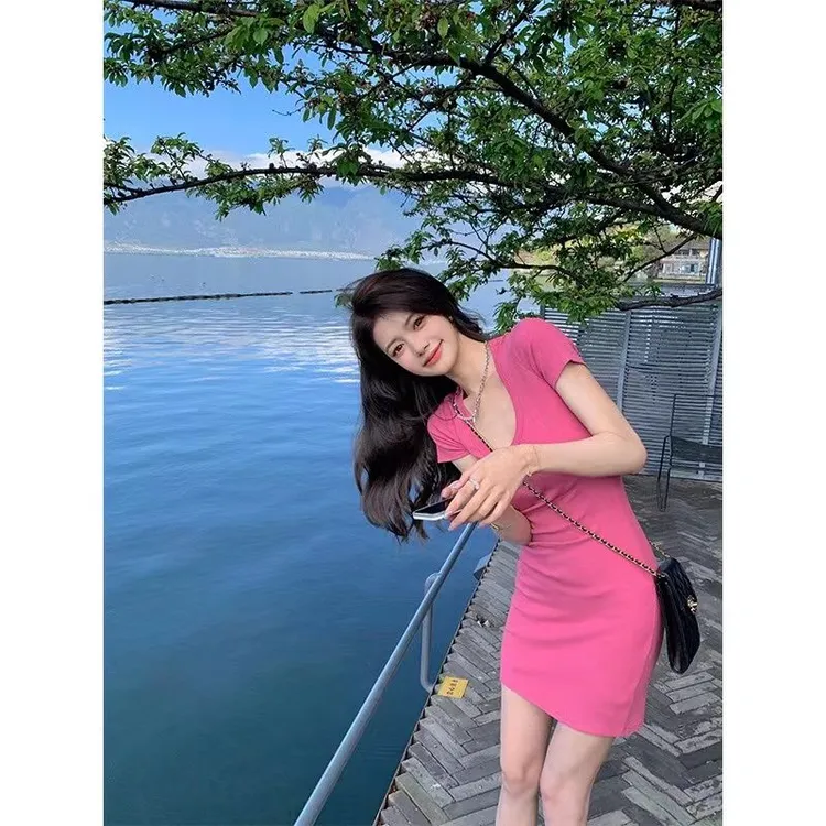 2023ins风辣妹玫红显白显瘦修身夏季新款高腰包臀连衣裙短裙子