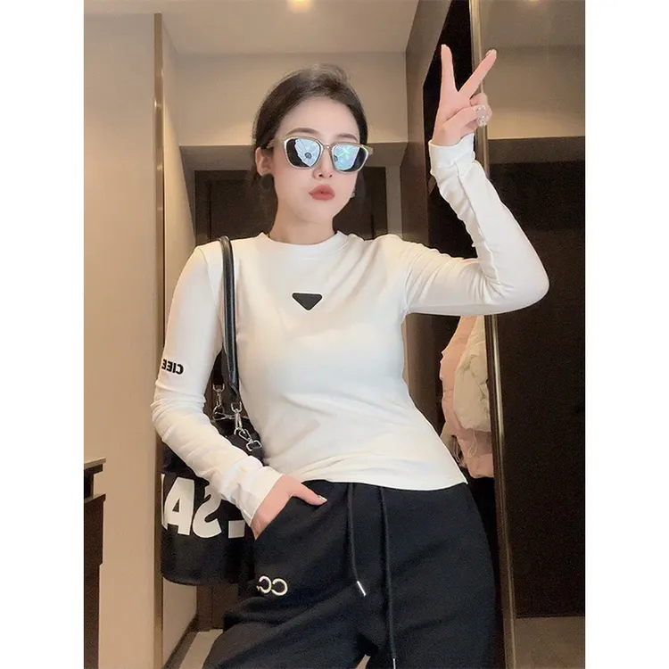 欧洲站小众三角标设计感上衣女2024冬季新款洋气别致减龄长袖T恤