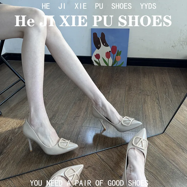 气质风V字扣细跟2025年尖头浅日常百搭裸色通勤工作单鞋女高跟鞋