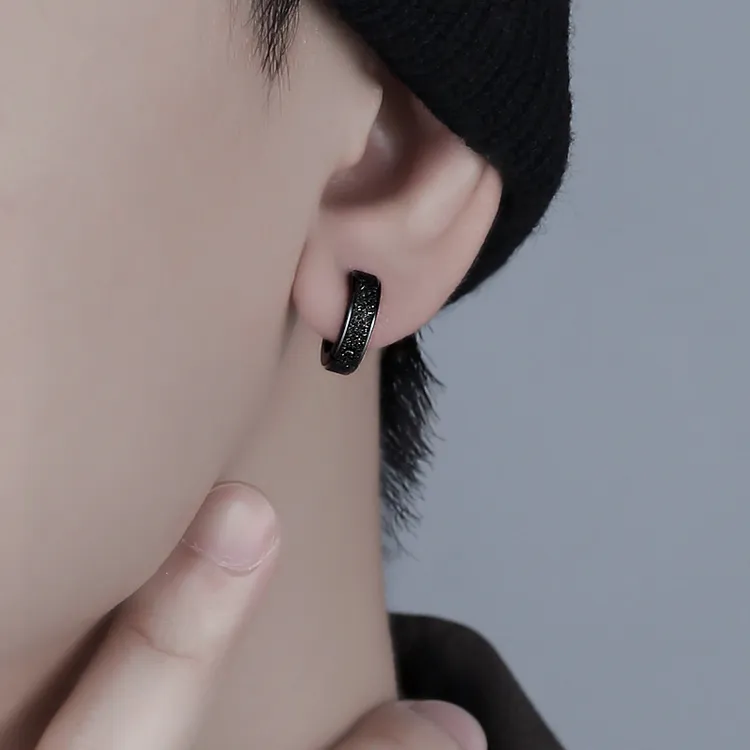 韩金 钛钢耳饰 银色磨砂耳环男高级感潮牌百搭钛钢耳饰男士耳环黑