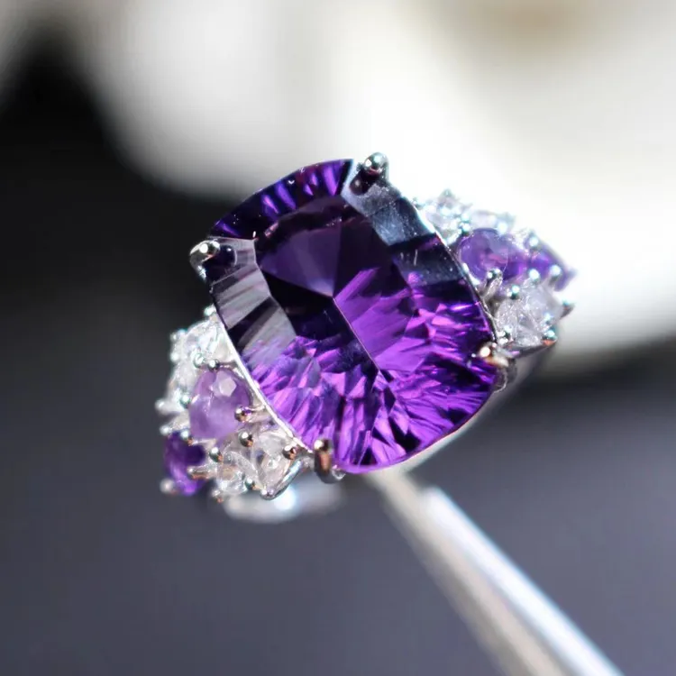 天然巴西紫水晶戒指S925银镶嵌满钻切面豪华轻奢大众百搭设计饰品