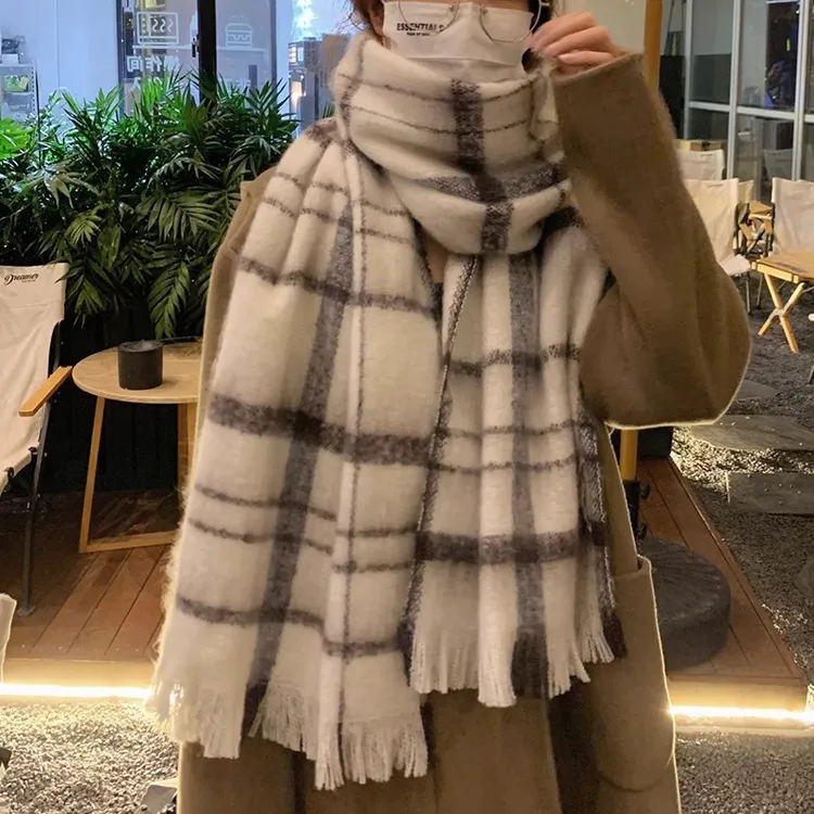 格子围巾女士冬季高级感2024新款仿羊绒围脖百搭加厚保暖披肩两用