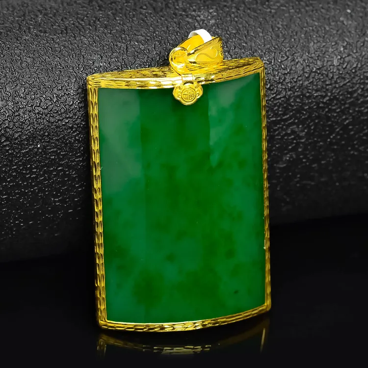 黄金和田玉平安无事牌吊坠菠菜绿和田碧玉镶嵌999足金父亲节礼物
