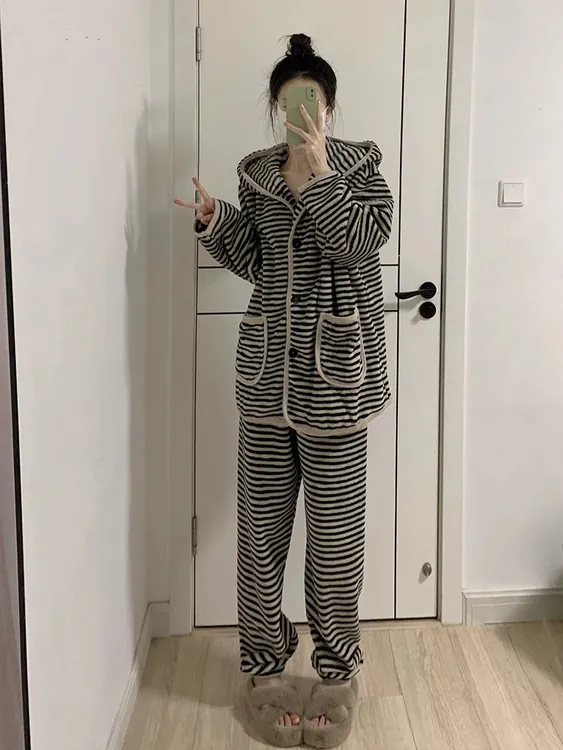 韩版设计感条纹连帽珊瑚绒睡衣女秋冬季加厚加绒保暖家居服套装冬