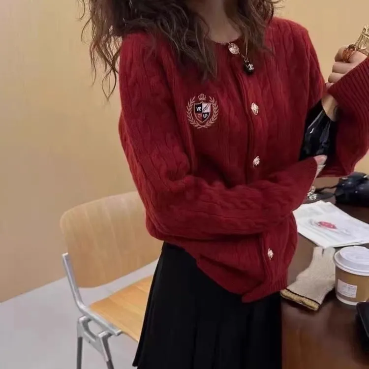 气质网红皇冠刺绣复古红色毛衣ins针织衫小香风百搭上衣开衫毛衣