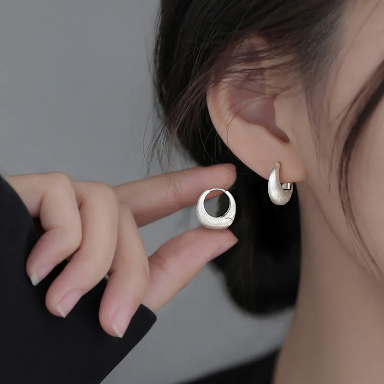 合金耳饰 999银针拉丝素圈耳环女耳钉小众设计感轻奢耳圈气质时尚