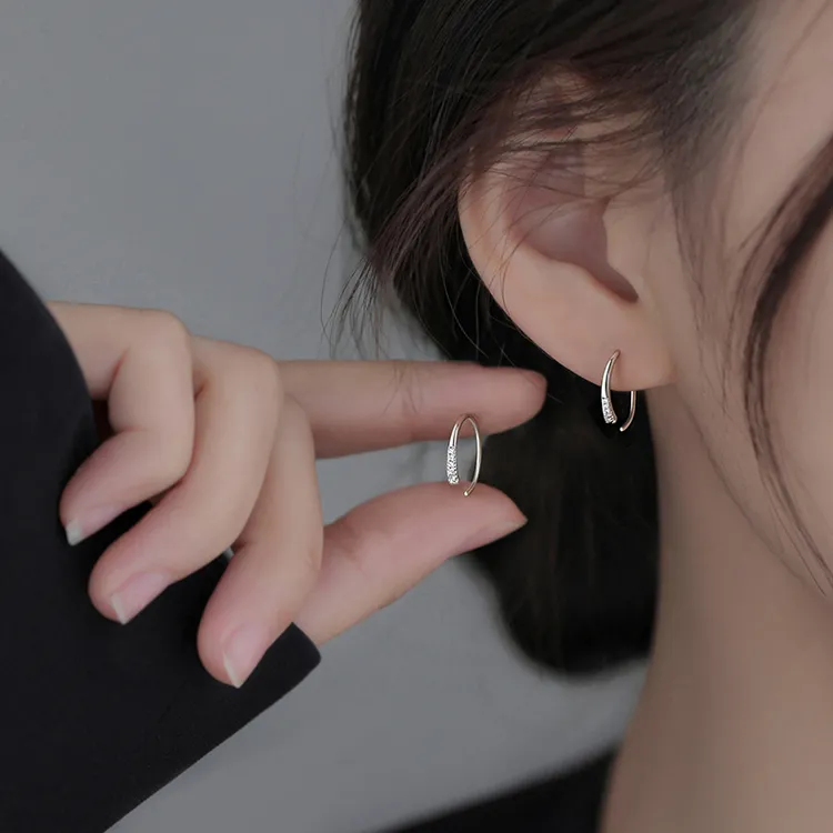 足银合成锆石耳饰 素圈耳环轻奢养耳洞耳钉2025爆款高级小众耳饰