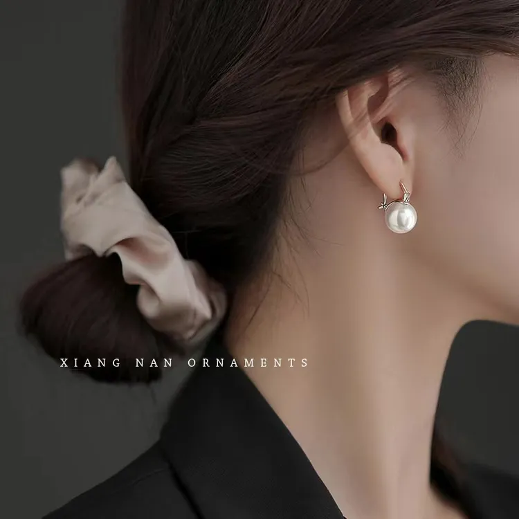 925银耳饰 纯银仿珍珠耳钉女耳扣法式小众设计耳环复古时尚耳饰