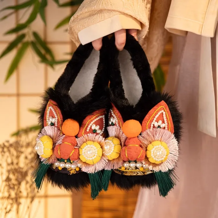 手工虎头鞋民族风绣花鞋老北京布鞋女加绒加厚2025年秋冬新款棉鞋