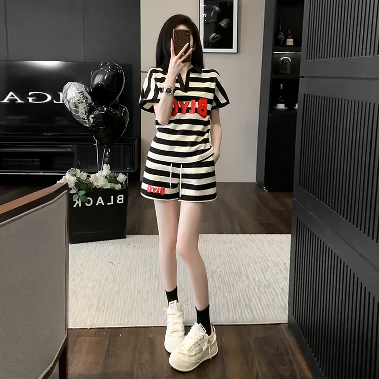 欧货休闲运动套装女2025春夏新款时尚条纹宽松显瘦多巴胺穿搭上衣