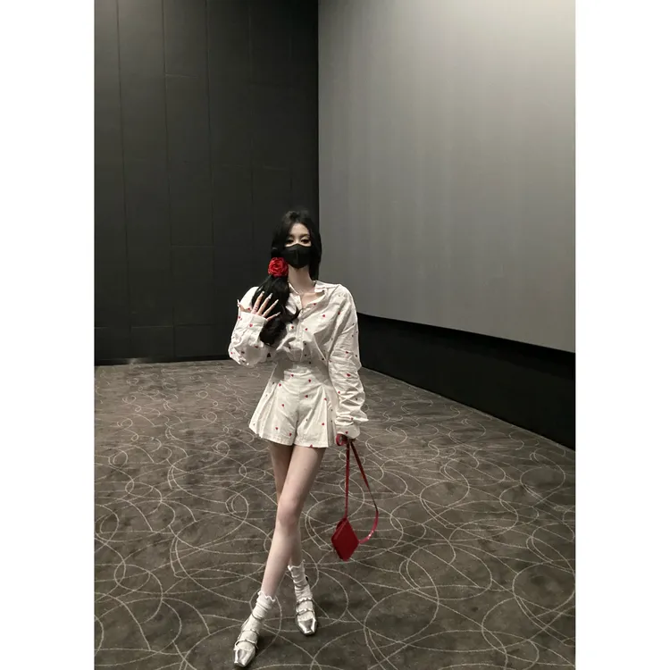 【E-shine】设计感白色爱心衬衣女2024春夏新款气质上衣裙裤两件套