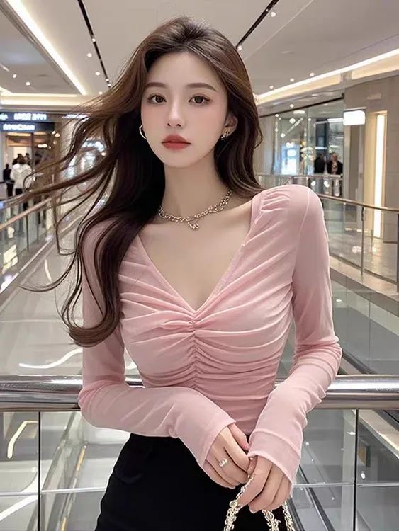 秋冬独特甜辣妹粉色v领褶皱修身打底衫女设计感小众长袖绝美上衣