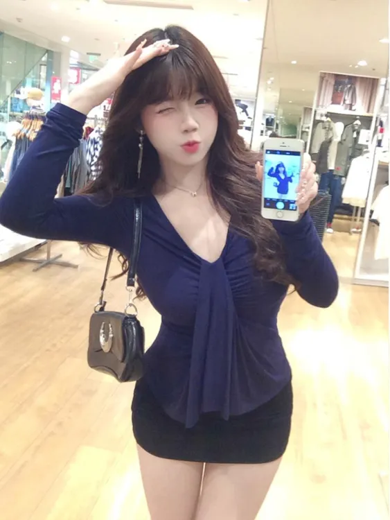 纯欲大码温柔mm气质新款长袖感小众T恤秋季设计修身显瘦上衣