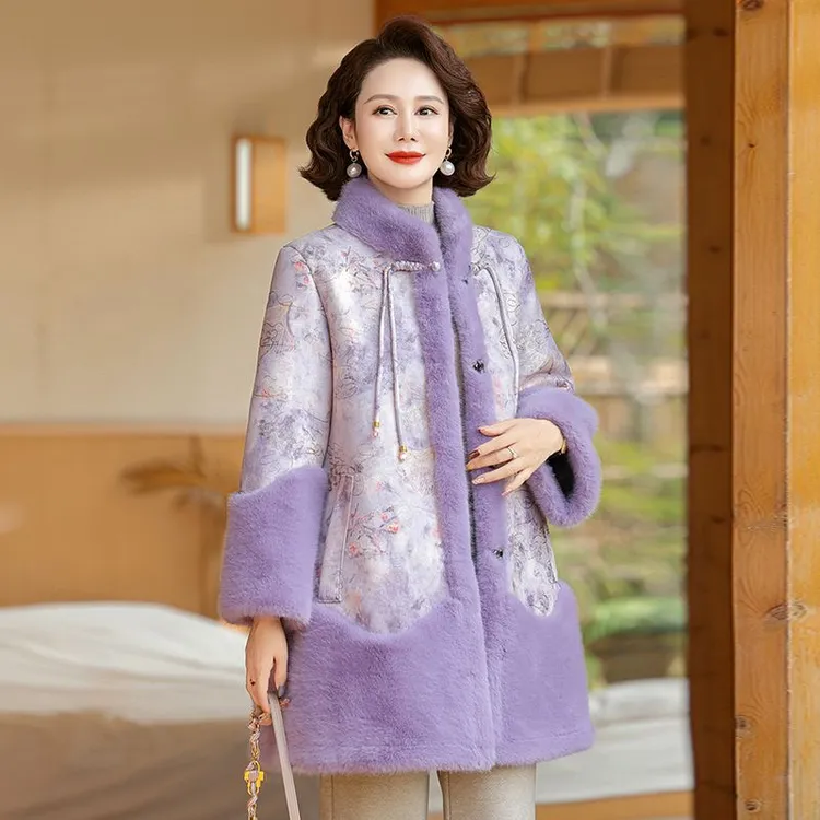 新中式中年妈妈冬装水貂绒高贵外套中老年女加厚国风皮毛一体大衣