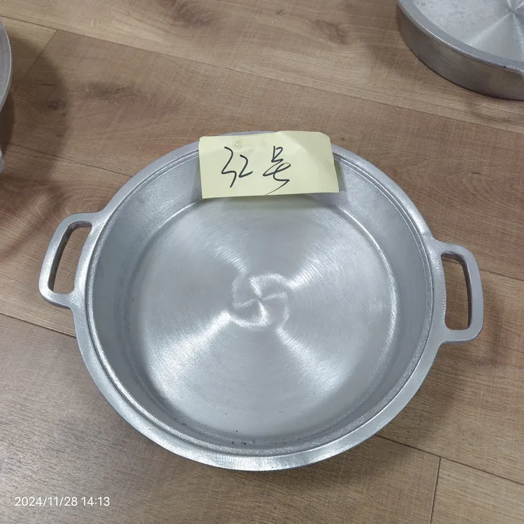 平邮32平底锅-无盖-铸造工艺，可能有气孔砂眼，介意勿拍-产地即墨