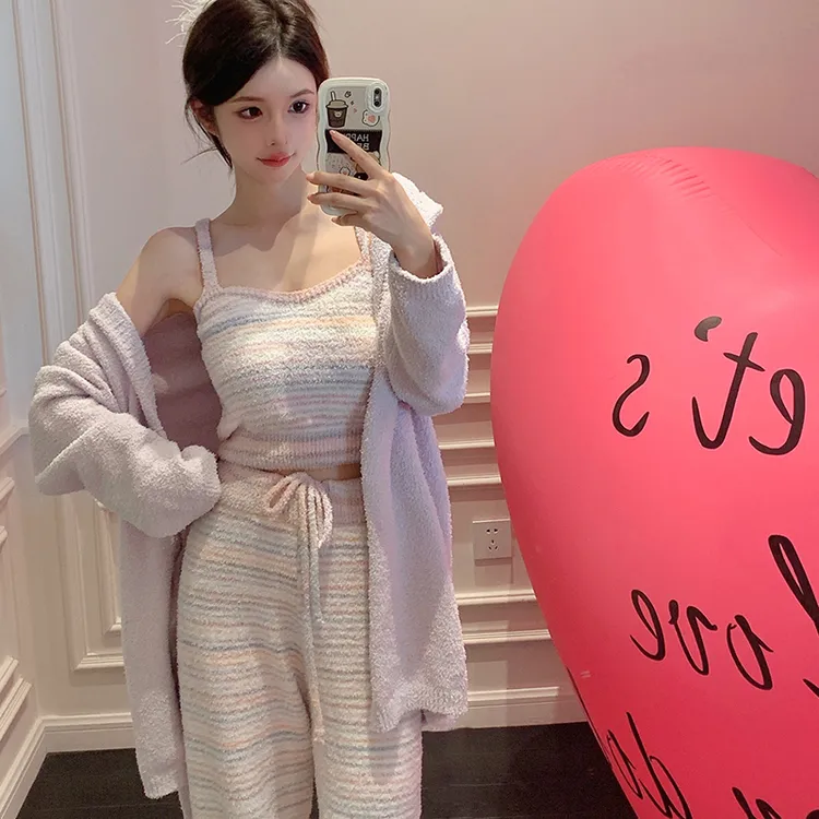 网红睡衣女秋冬季珊瑚绒宽松保暖彩虹条纹吊带外穿家居服三件套装