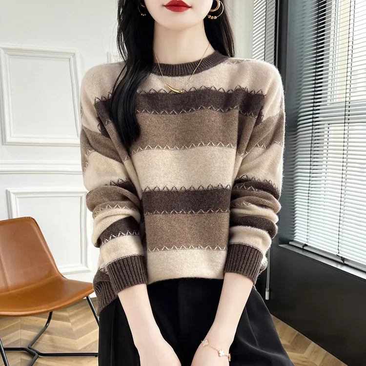 鄂尔多斯市2025秋冬款100%羊绒衫女圆领宽松毛衣拼色针织打底显瘦