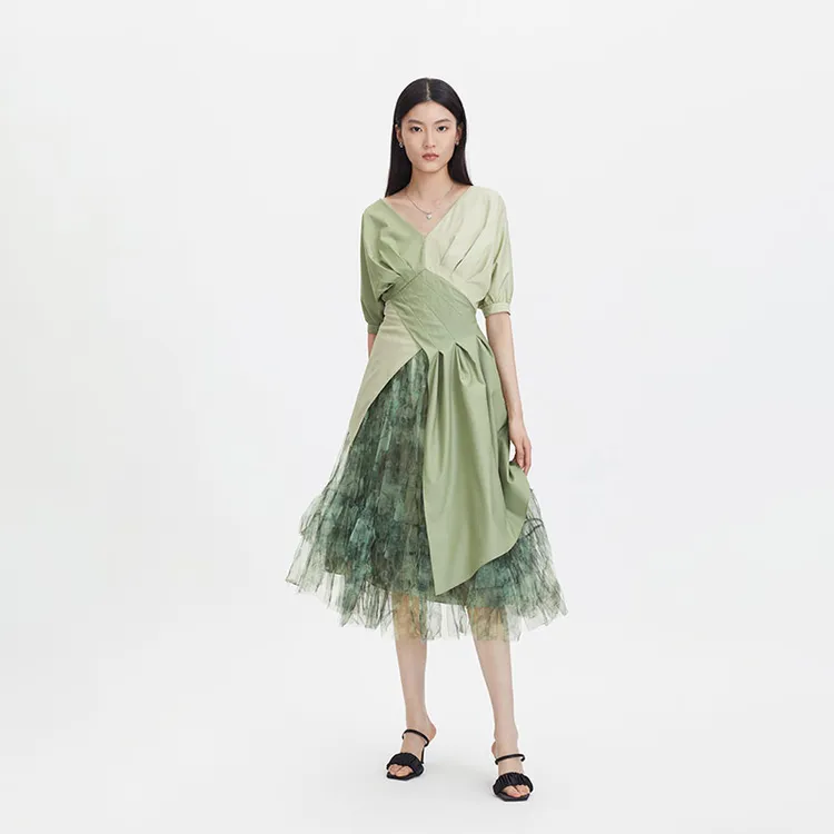 S·DEER圣迪奥春夏绿色时尚服饰小众设计感气质通勤上衣S232Z2208