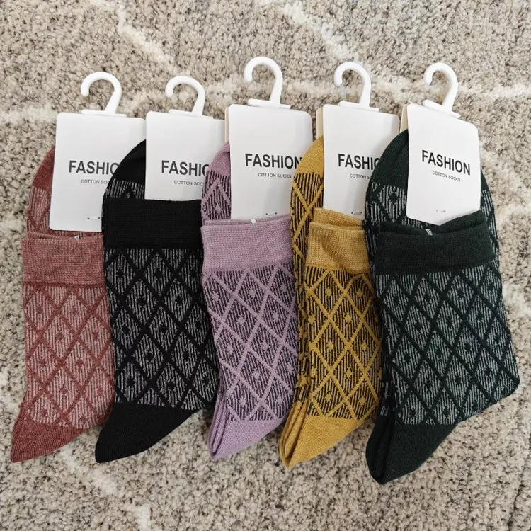 女士中筒棉袜，时尚百搭格纹，秋冬加厚保暖防臭袜