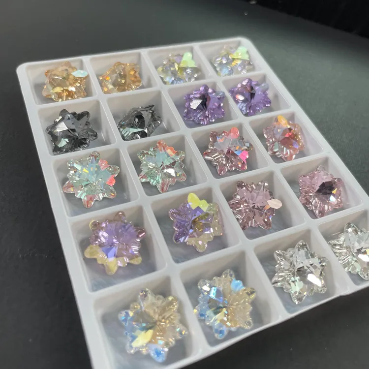 东洲大小雪花 东洲雪花美甲钻 高闪白色异形美甲饰品透白彩色钻