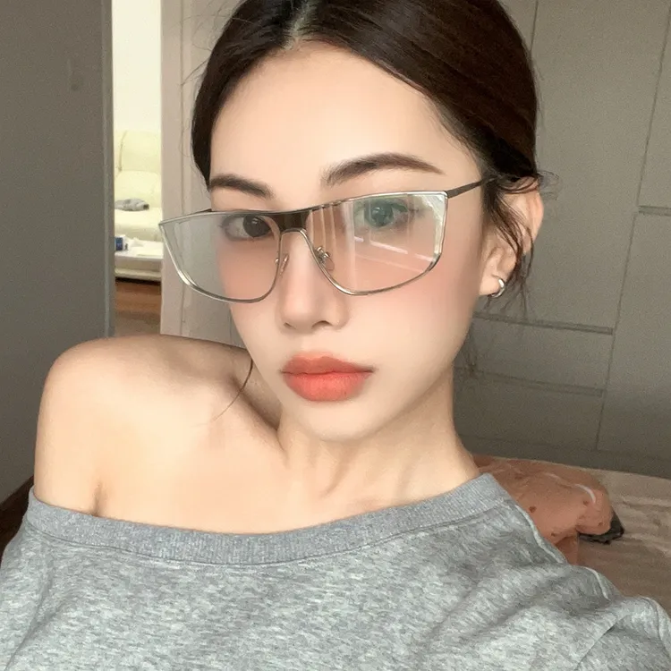2024新款秋季新品连体防风护目镜y2k猫眼复古凹造型墨镜女款时髦