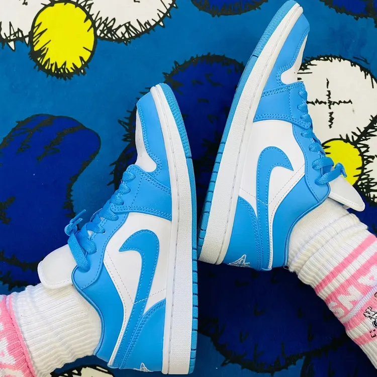 NIKE/耐克 AIR JORDAN AJ1男女同款北卡蓝复古运动休闲鞋官方正品