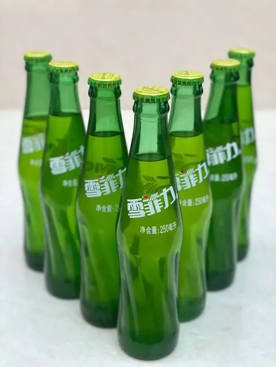 齐齐哈尔雪菲力汽水玻璃瓶菠萝味橙味饮料老式香槟250ml网红饮料
