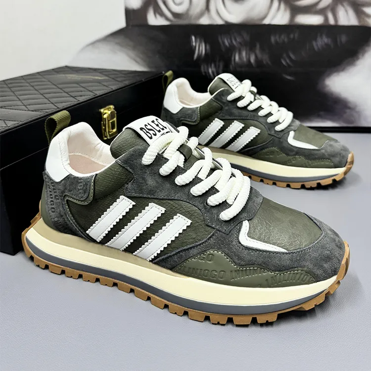 2025秋冬新款加绒大码男鞋45舒适运动休闲鞋46简约百搭爆款潮鞋男