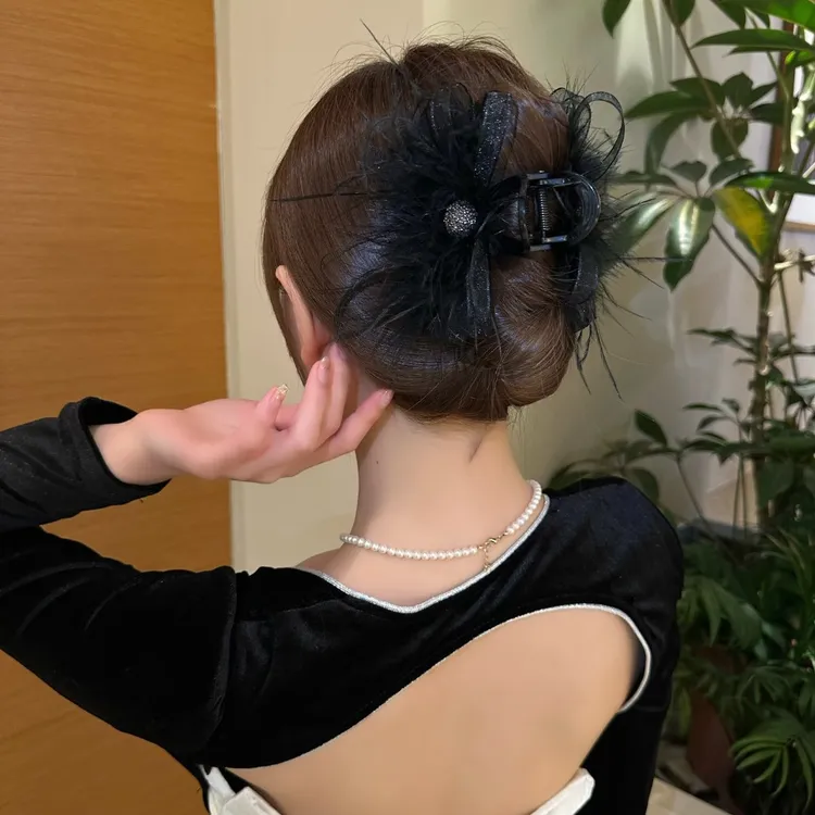 时尚新款秋冬羽毛后脑勺抓夹气质百搭发饰中号抓夹浪漫羽毛鲨鱼夹