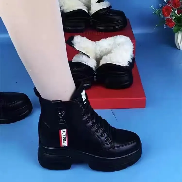 正品雪地靴女士2024新款冬季加绒保暖马丁靴厚底防滑软底棉鞋女
