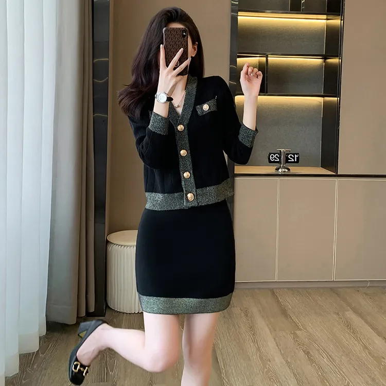 法式小香风针织套装裙秋冬新款V领修身显瘦撞色开衫毛衣配半身裙