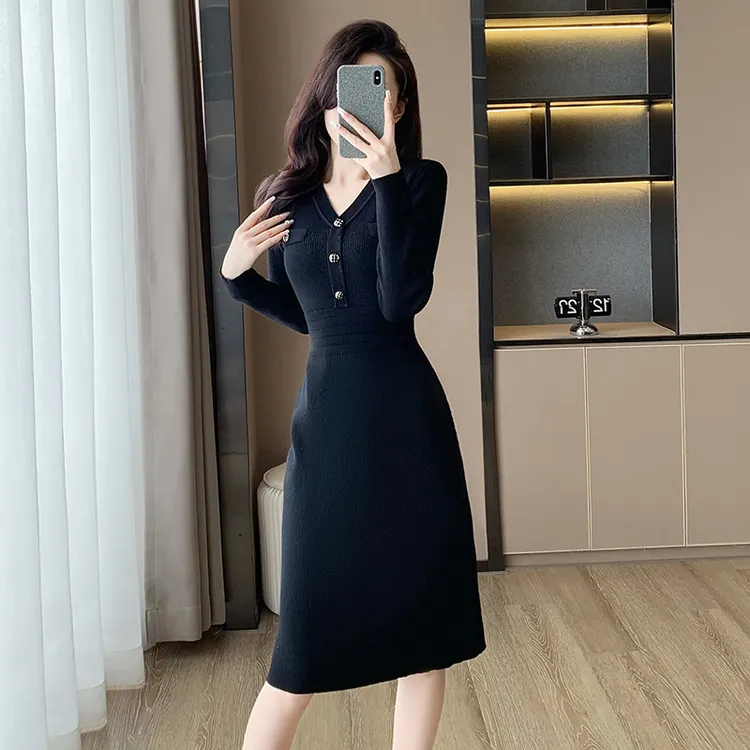 秋冬季千金风V领针织连衣裙修身显瘦包臀毛衣女过膝内搭打底裙子