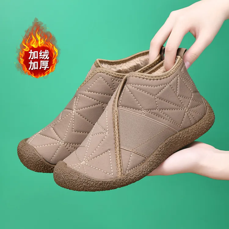 冬季新款软底防滑妈妈鞋加绒加厚高帮保暖棉鞋轻便休闲时尚雪地靴