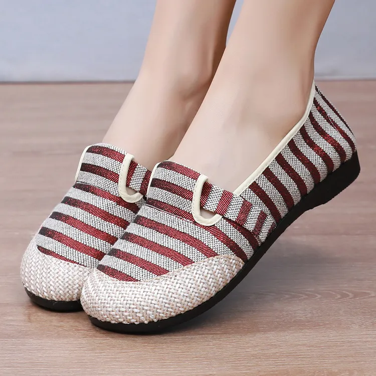 老北京布鞋女春季一脚蹬懒人软底单鞋透气帆布鞋妈妈浅口中老年鞋
