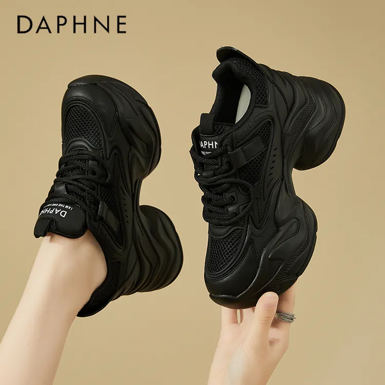 达芙妮轻便老爹鞋女显脚小2025新款增高8CM松糕厚底全黑色运动鞋