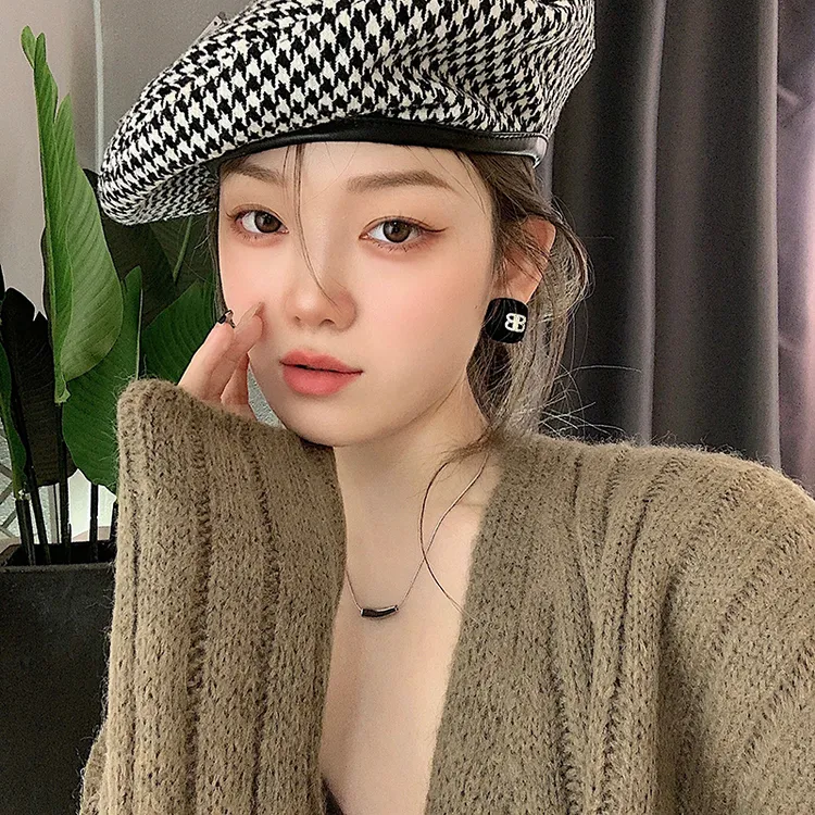 欧美轻奢小众设计感字母耳钉简约冷淡风复古黑色方形