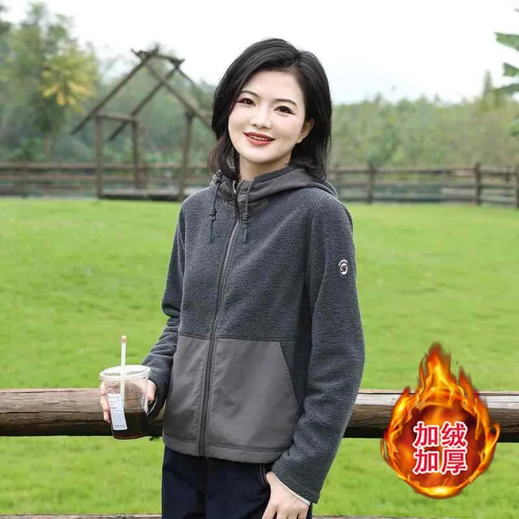 拼色连帽加绒外套女短款2025年秋冬新款高级感修身显瘦外搭上衣