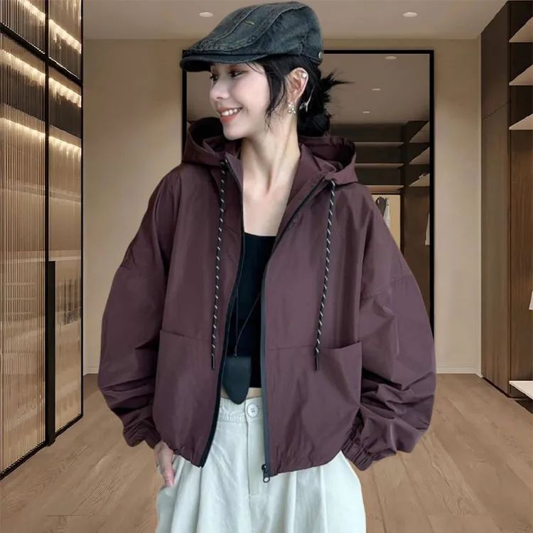 早秋chic外套女2025新款时尚气质短款连帽冲锋衣小个子爆款夹克衣