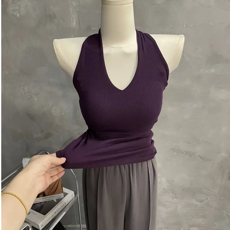 带胸垫挂脖V领无袖吊带背心女紧身露背上衣外穿内搭打底秋装新款
