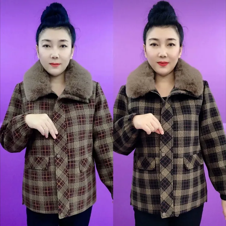 115#冬季大毛领格子妈妈装棉服