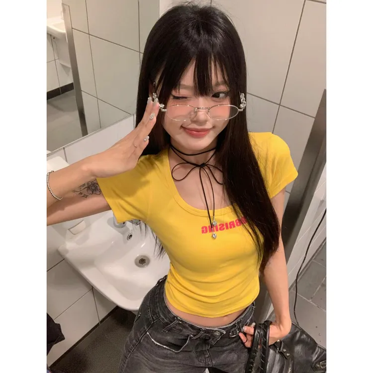 美式复古黄色大领口印花正肩短袖t恤女夏季修身显瘦辣妹短款上衣