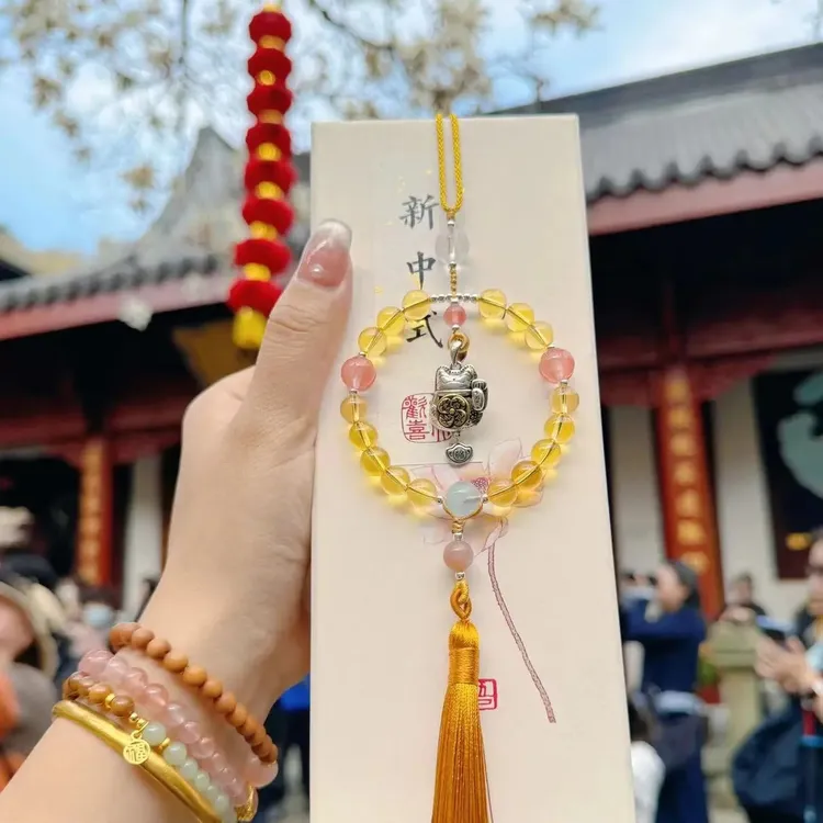 24年新款 香积黄晶晶猫咪车挂