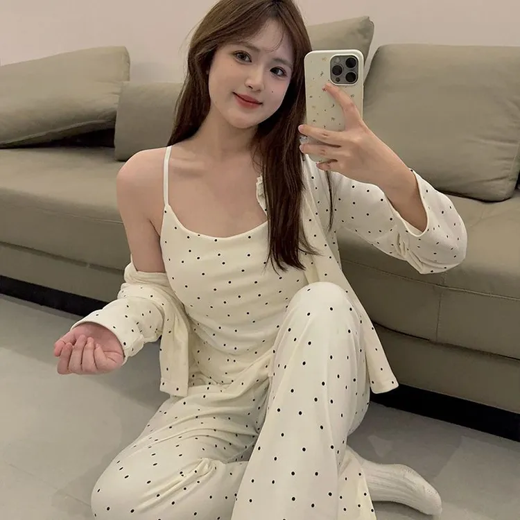 睡衣女款春秋冬季长袖加厚德绒2024新款性感带胸垫杏色波点三件套