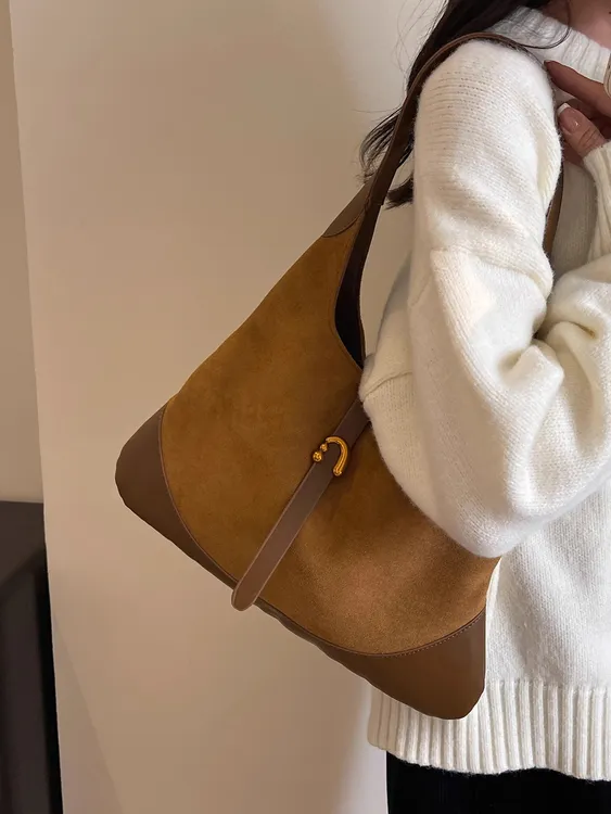 秋冬季复古大容量包包女士2024新款休闲通勤单肩腋下包上班托特包