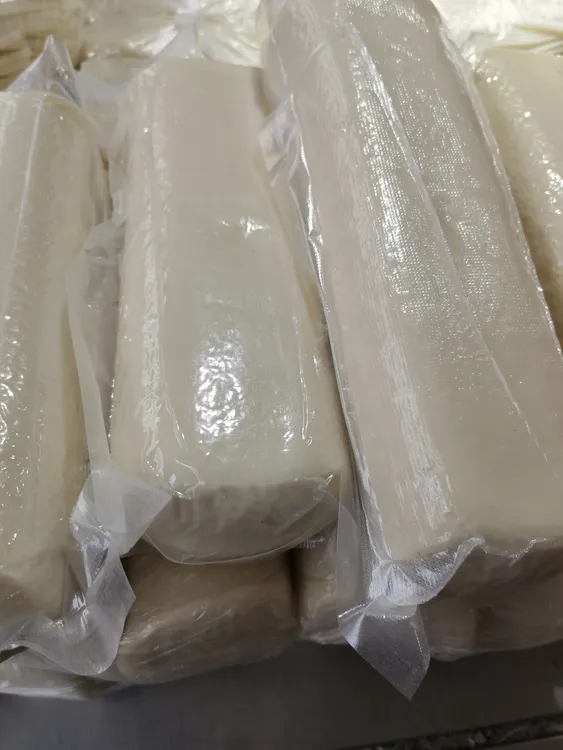 正宗云南丘北壮家香米粑粑筒一个三斤多抽真空发货，云南饵块