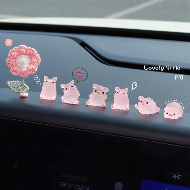 夜光小猪车内装饰摆件汽车中控台装饰卡通玩偶个性创意车内装饰品