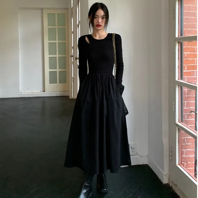 韩丹姿镂空针织长袖连衣裙女秋新款设计感小黑裙气质修身显瘦长裙