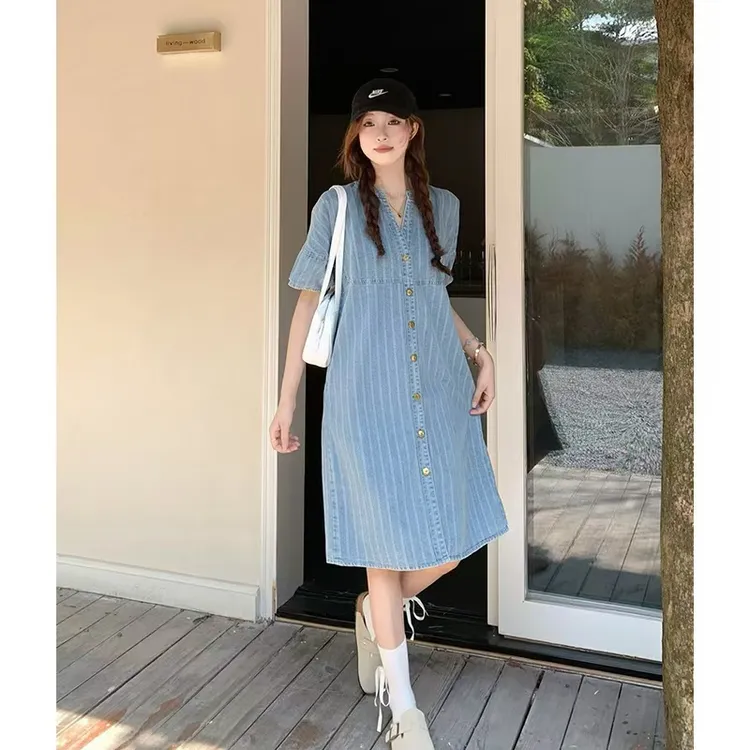 休闲条纹牛仔连衣裙女夏季2025新款小个子梨形身材微胖遮肉衬衫裙